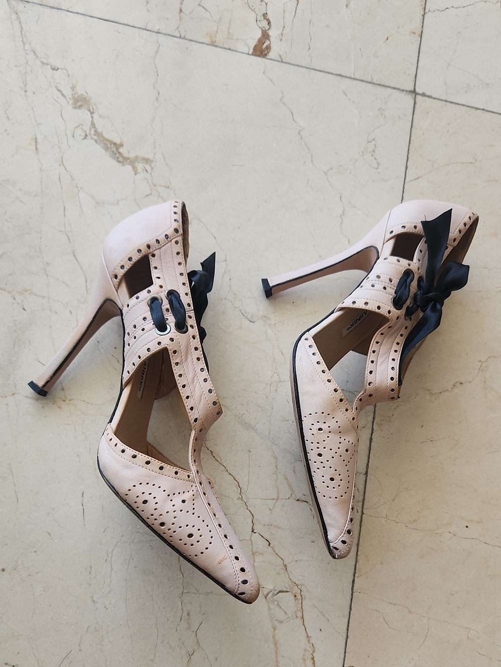 Manolo Blahnik Pink Pointed T-Strap Heels with Black Ribbon - Picture 10 of 11